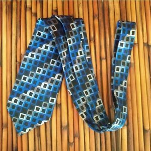 EUC RENZO Blue/Gray/White Square Checker Patterned 100% Silk Tie